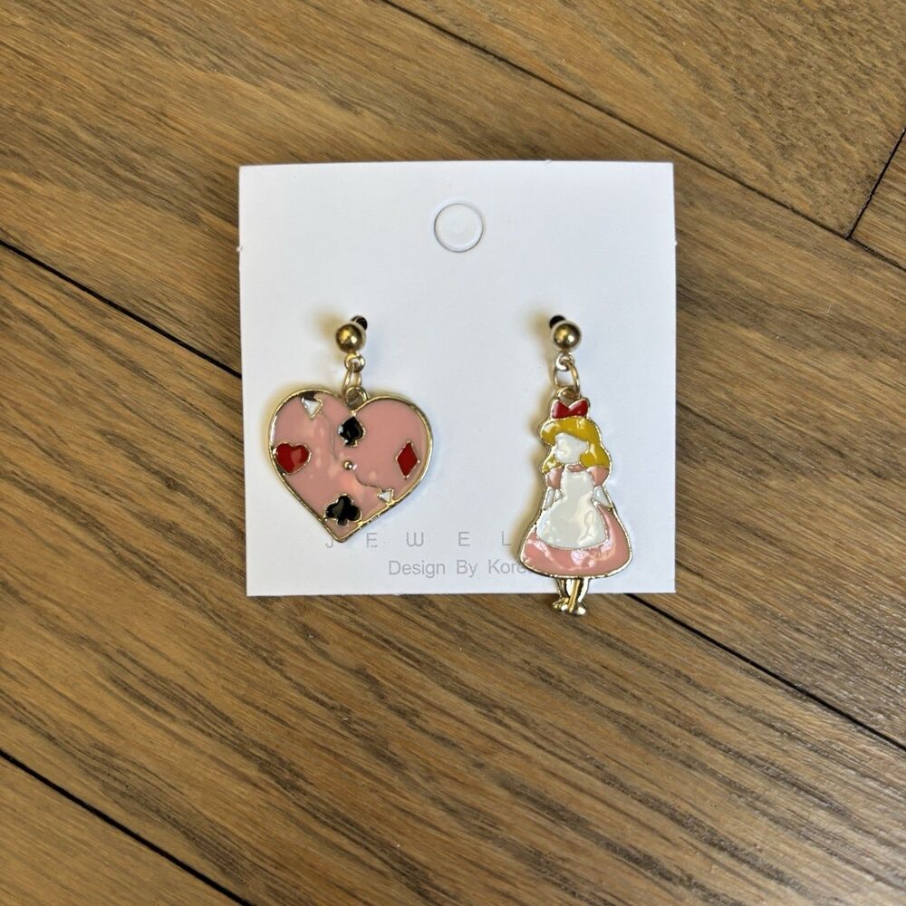 Queen Of Hearts Dangle Enamel Earrings Alice In Wonderland Post Pink Hearts - Picture 7 of 9